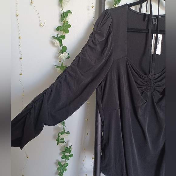 NWT Torrid Ruched Black Bodysuit - Picture 2 of 8